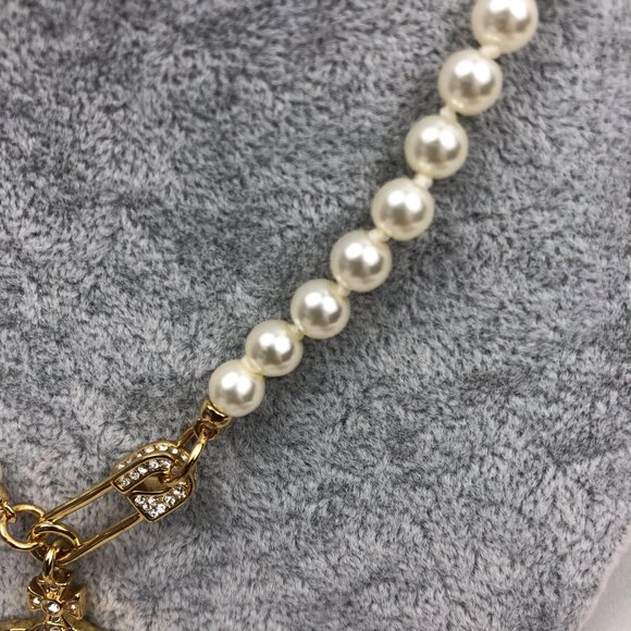 💎Vivienne Westwood Gold Safety Pin Pearl Necklace💎 - Picture 6 of 6